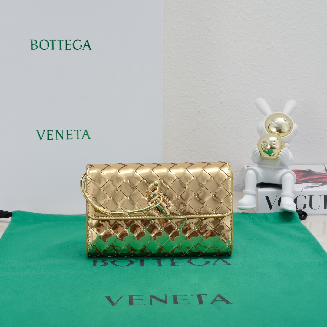 Bottega Veneta Clutch Bags